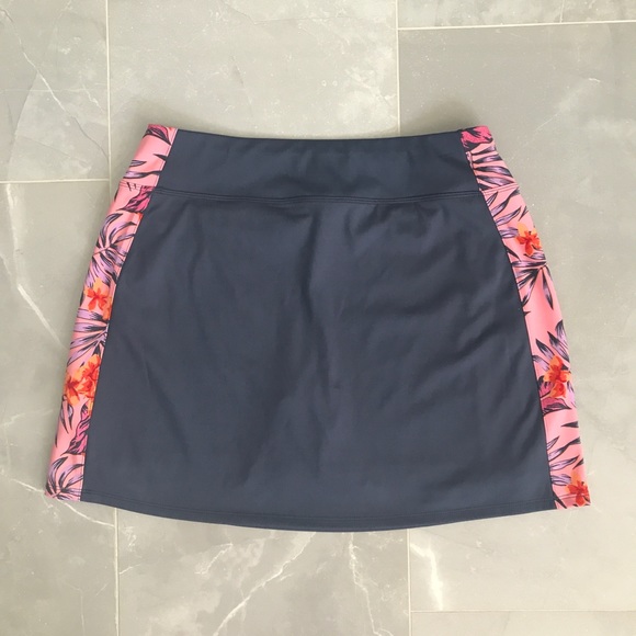 NWT Tommy Bahama Golf Women’s Skort Size Small Quick Dry - Picture 2 of 7